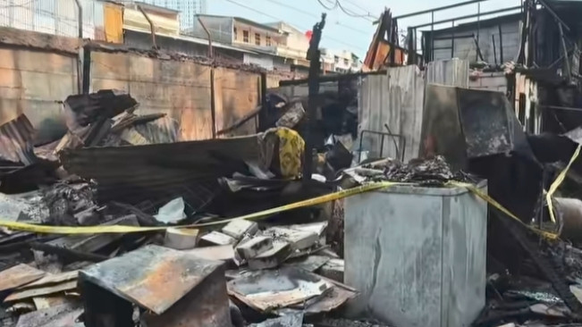 Rumah yang terbakar di Pademangan, Jakarta Utara menyisakan puing-puing. [Instagram]
